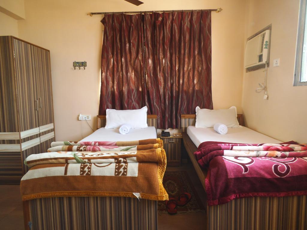 Hotel City Centre Agartala Room photo