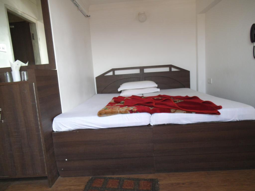 Hotel City Centre Agartala Room photo