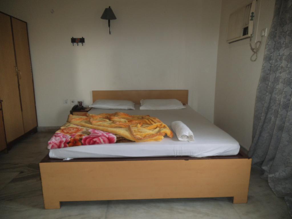 Hotel City Centre Agartala Room photo